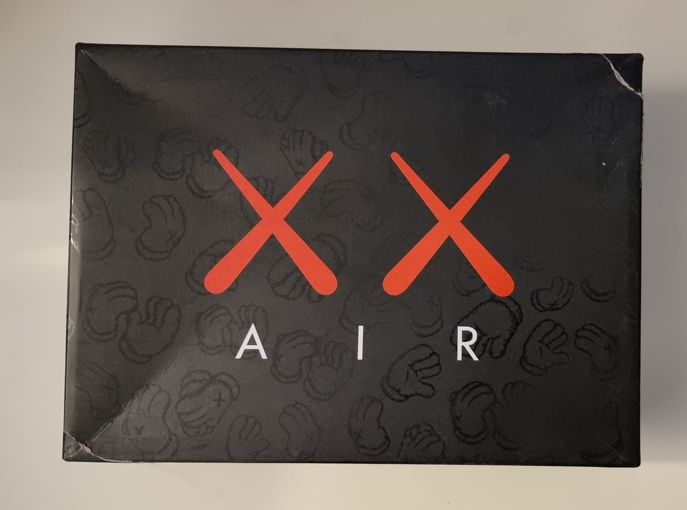 Bstsneaker-   Air Jordan 4 Retro Kaws 930155-003  review 2
