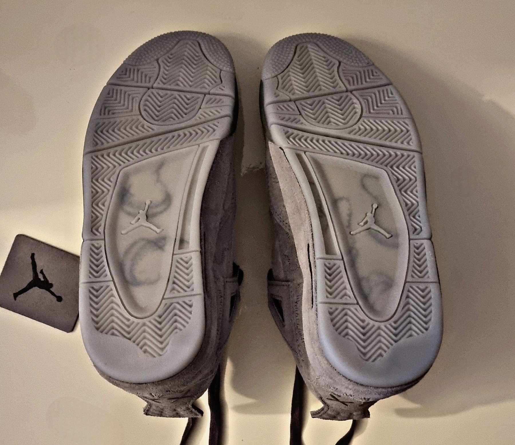 Bstsneaker-   Air Jordan 4 Retro Kaws 930155-003  review 3