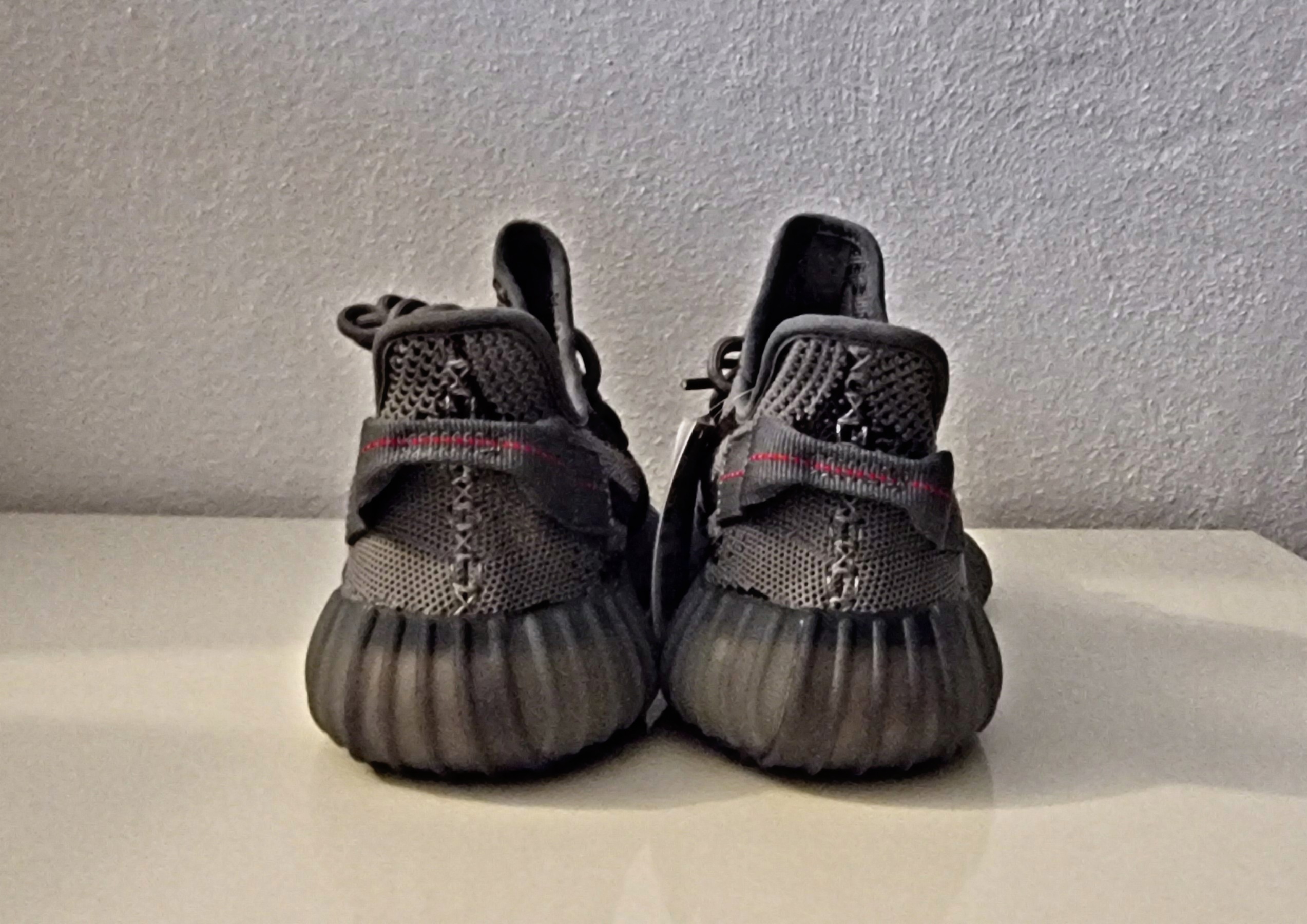 Bstsneaker-  Adidas Yeezy Boost 350 V2 Beluga 2.0 AH2203 review 0
