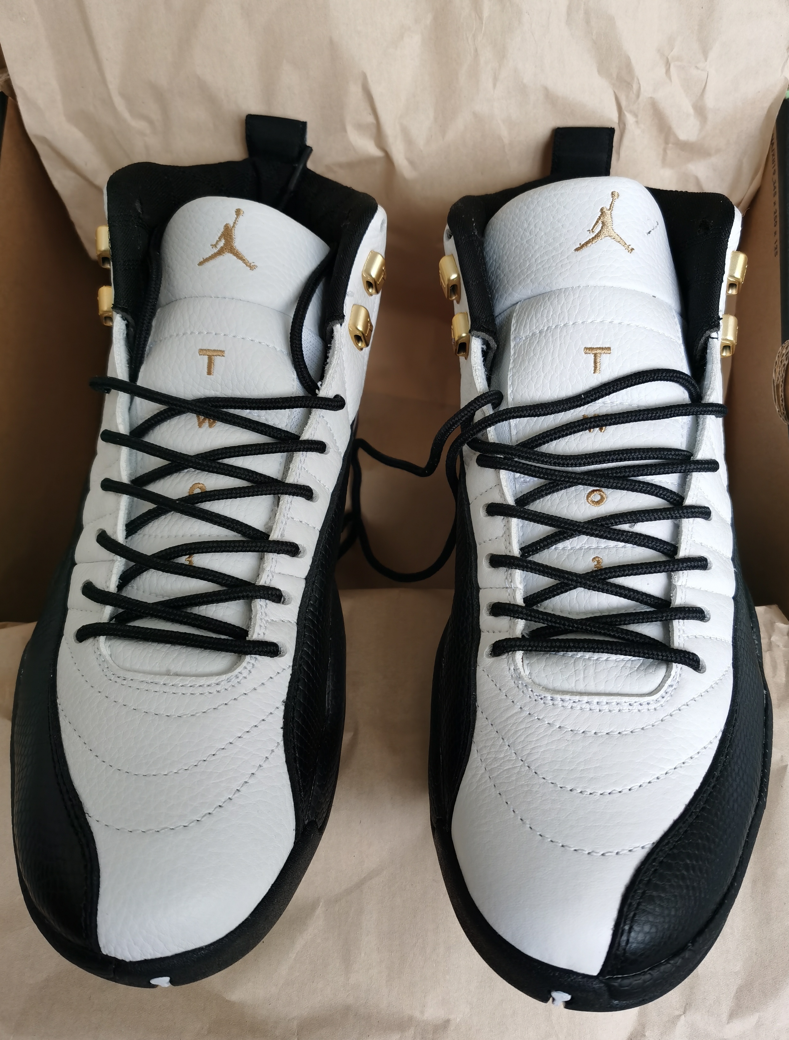 Bstsneaker- Air Jordan 12 Retro Royalty Taxi CT8013-170   review Spence 01