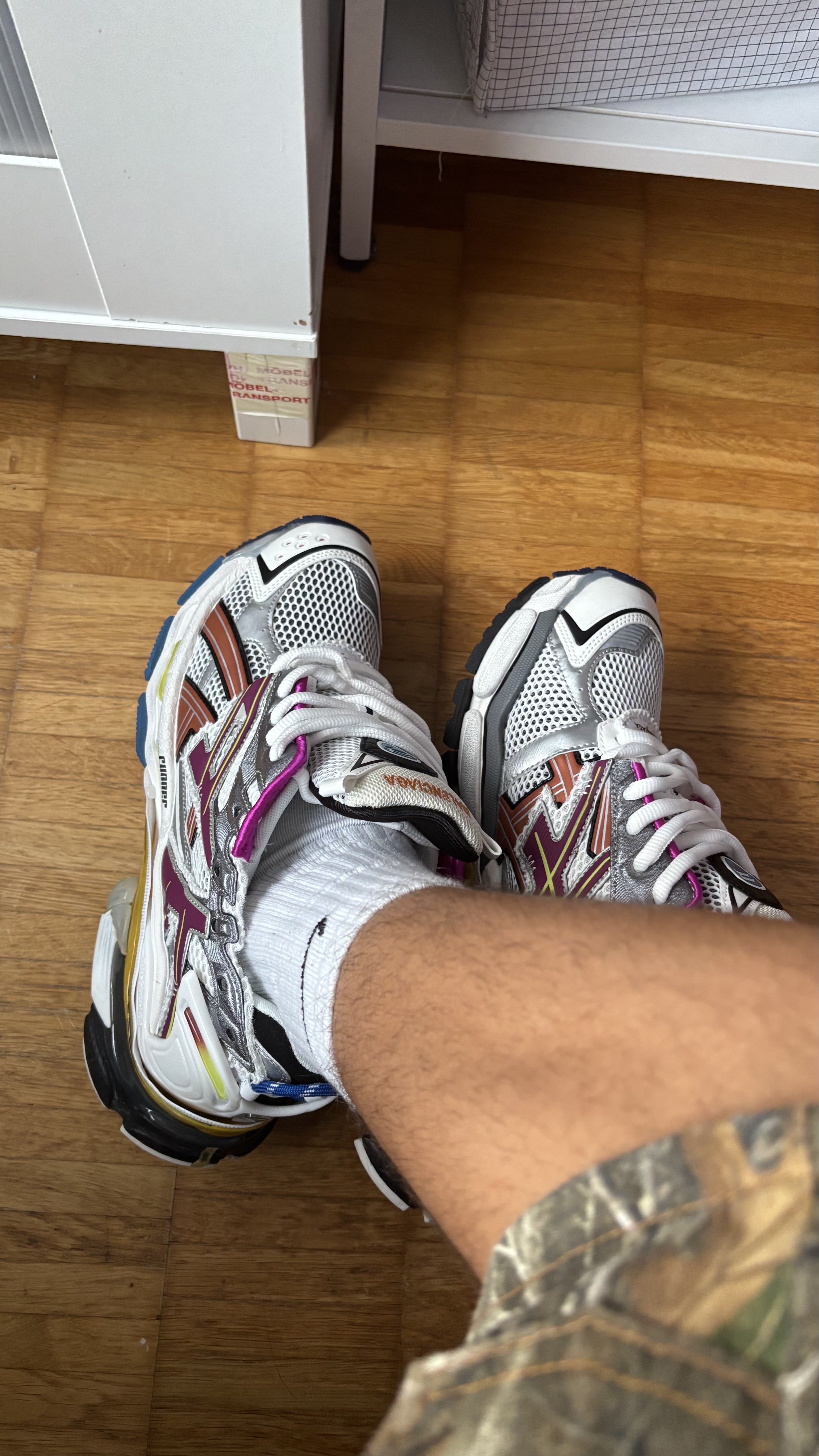 Bstsneaker-Balenciaga Runner Multicolor review LT 01