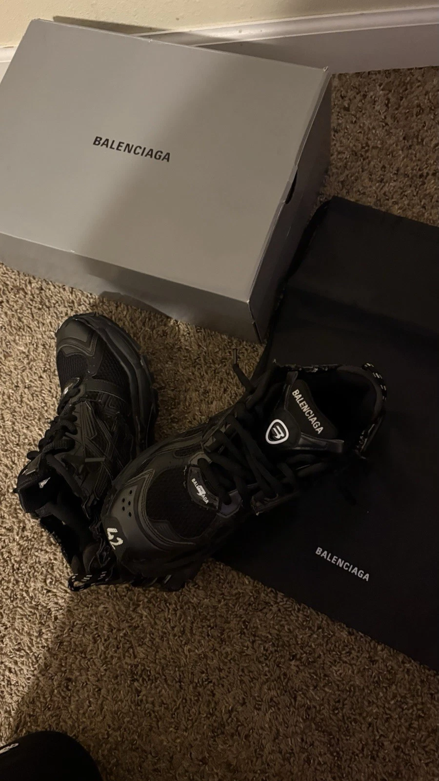 Bstsneaker-Balenciaga Runner Matte Black 2.0 review 1