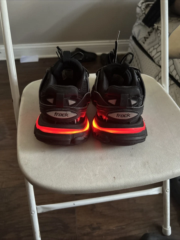 Bstsneaker-Balenciaga Tess S.Black 555032 W1GB7 1000 (With Led) review Yeia 02