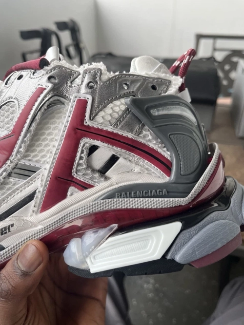 Bstsneaker-Balenciaga Runner Burgundy 677403 W3RB3 9069 review 