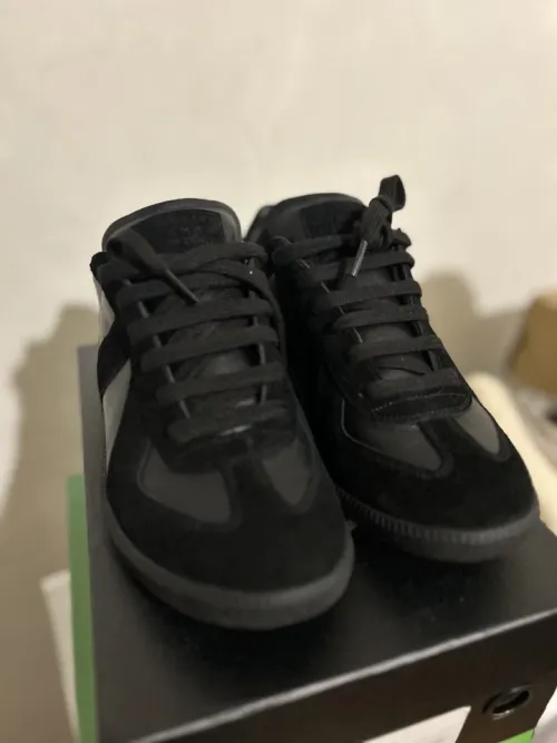 Bstsneaker-Maison Margiela Black Replica Leather Suede Low-Top Sneakers review 