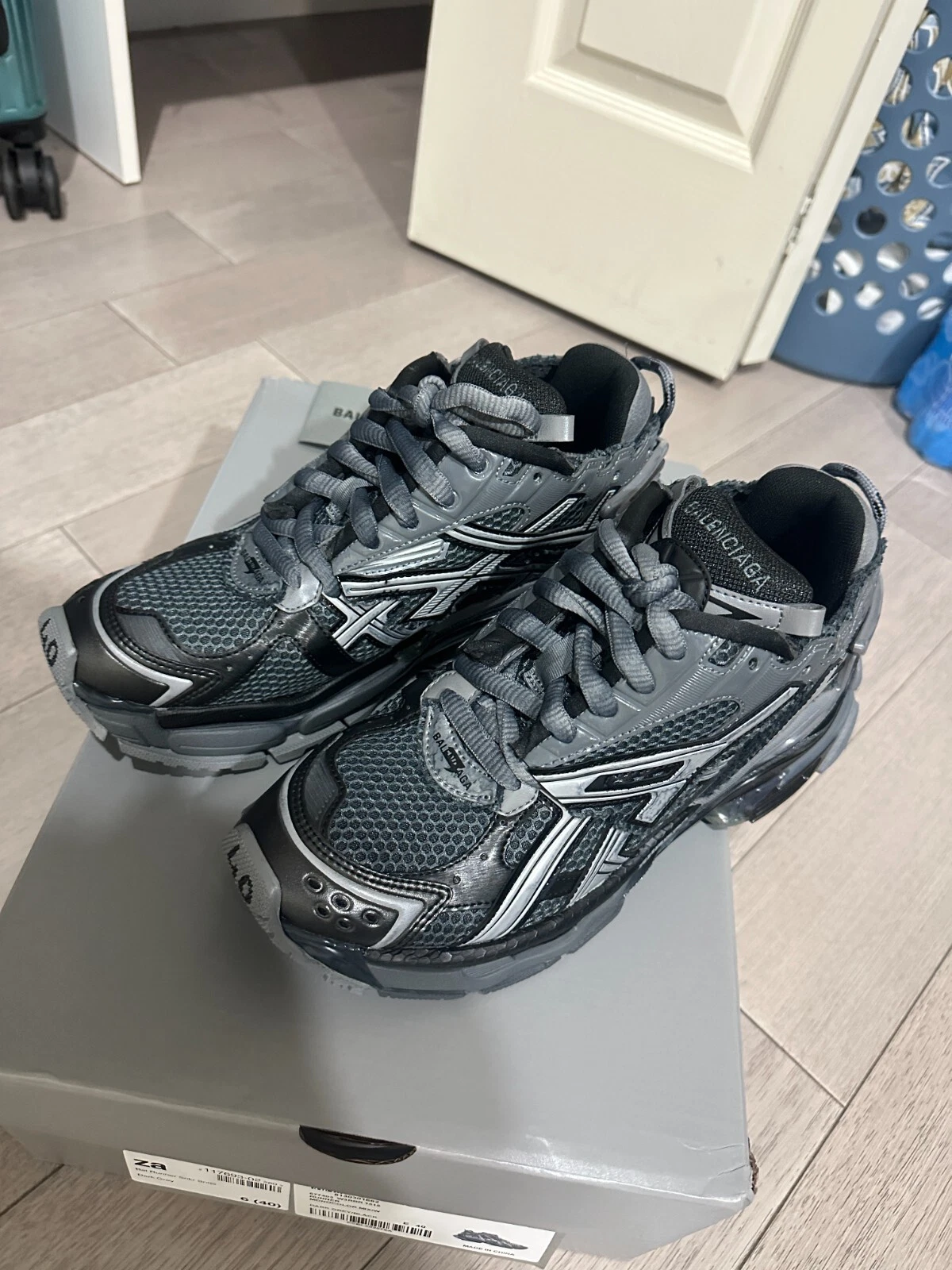 Bstsneaker-Balenciaga Runner Dark Grey Black 677403 W3RBR 1515  review Jim 02