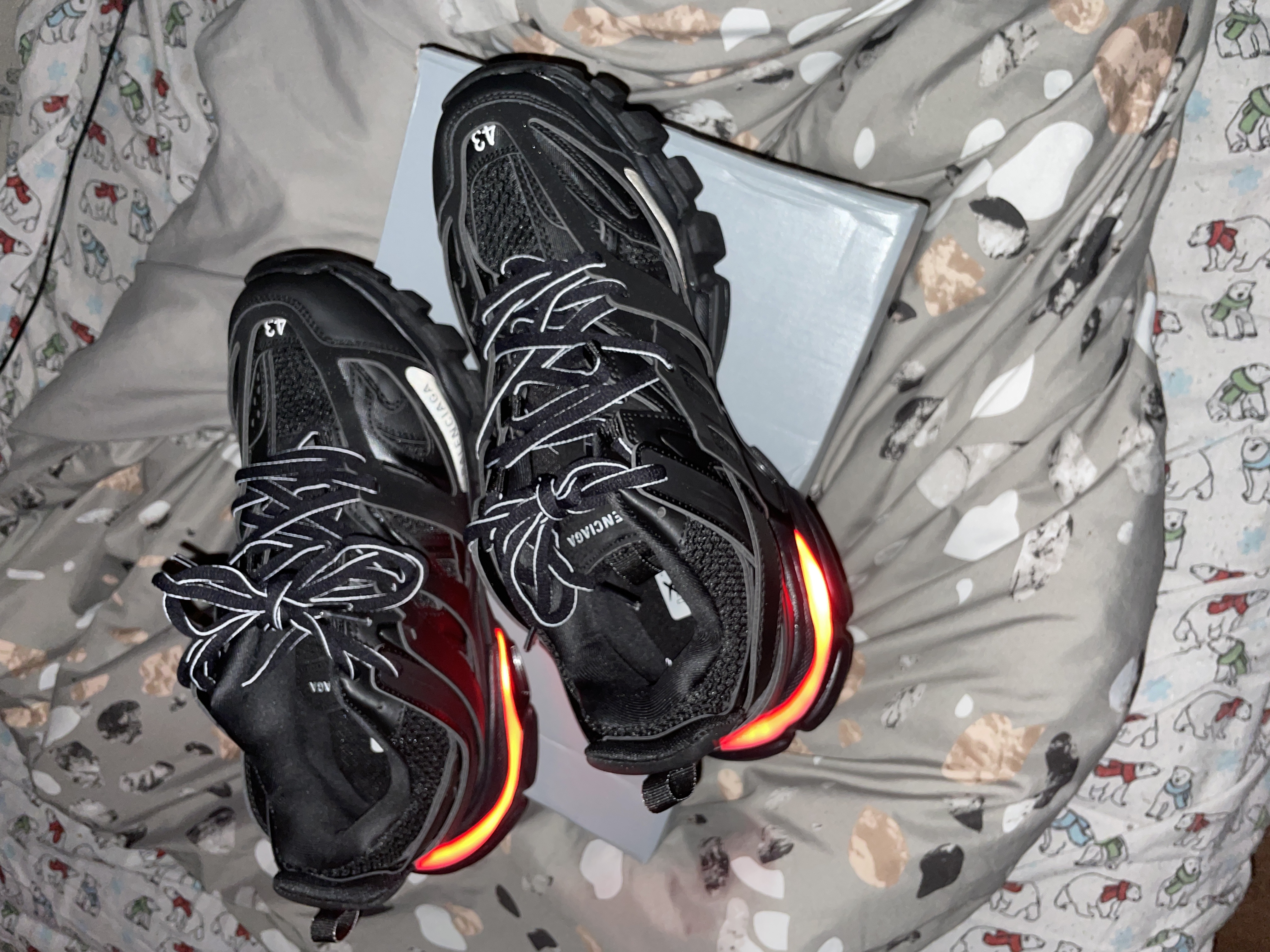 Bstsneaker-Balenciaga Track S.Black 555032 W1GB7 1000 (With Led) review Jemar 00