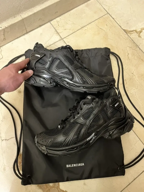 Bstsneaker-Balenciaga Runner Matte Black 2.0 review 