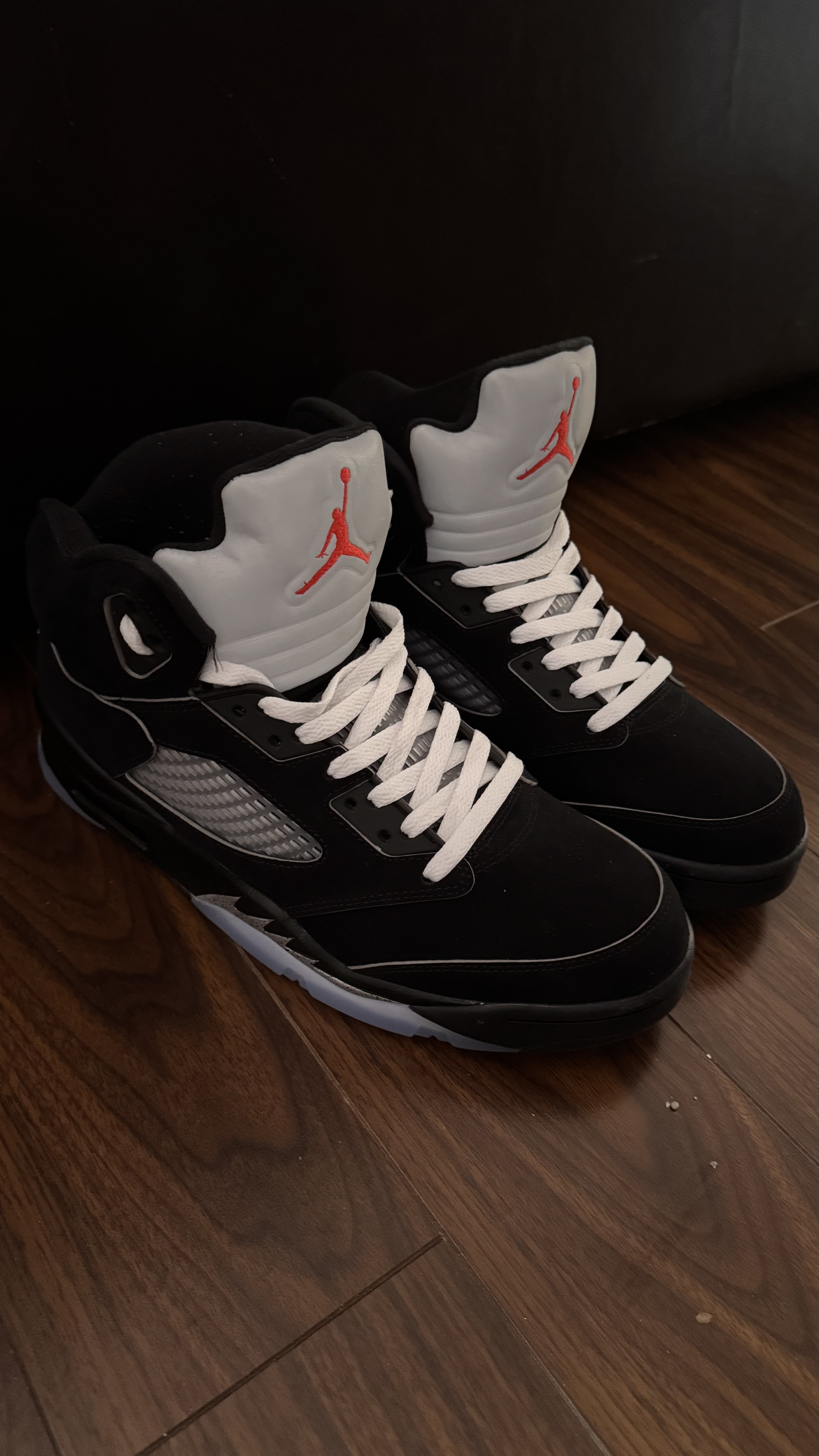 Bstsneaker-Air Jordan 5“Black Metallic Reimagined" HF3975-001 review Vincent 01