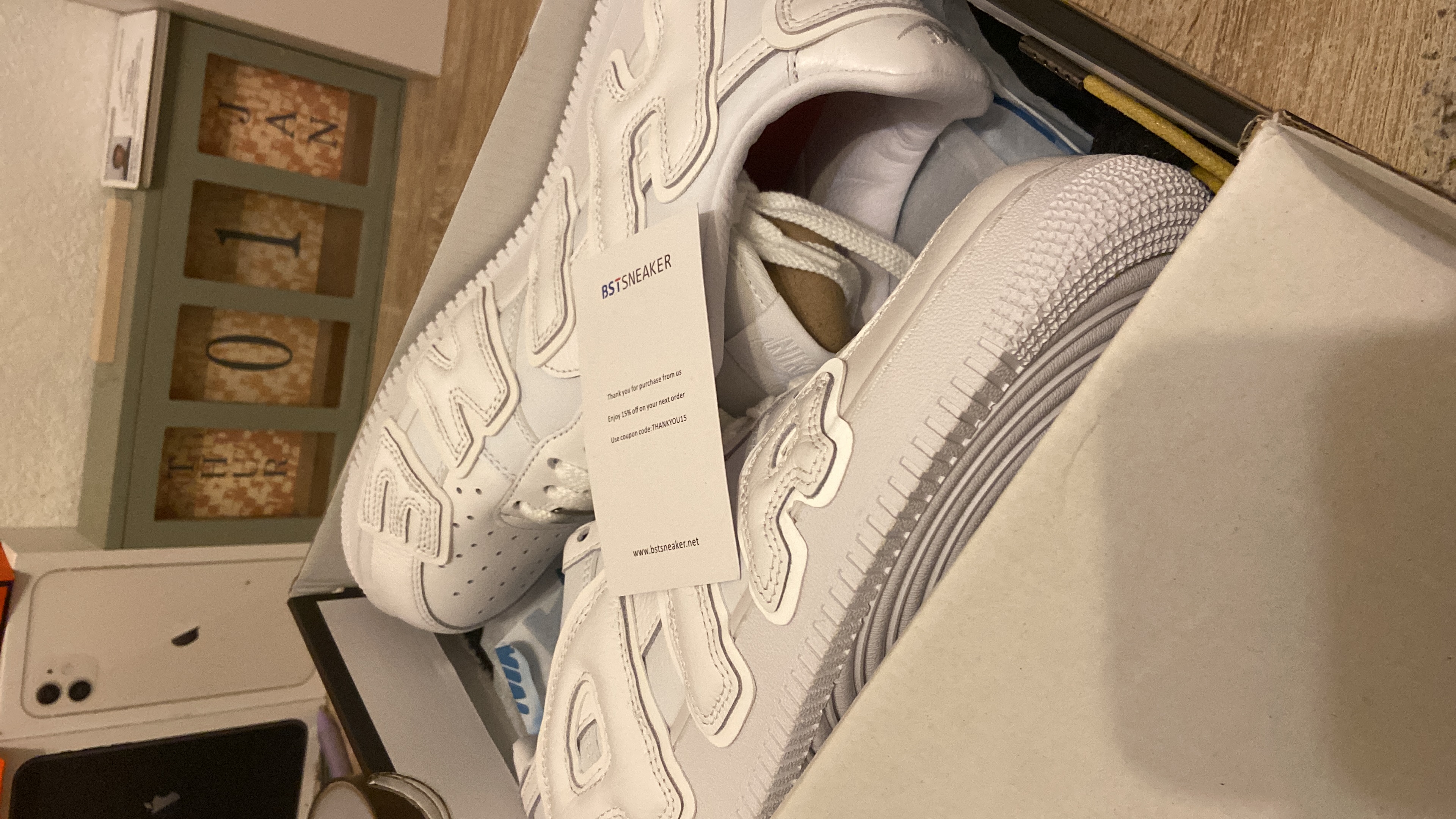 Bstsneaker-Nike Air Force 1 Low Cactus Plant Flea Market White (2020) DD7050-100 review Gideon Anou 01