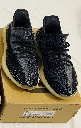 Bstsneaker-Adidas Yeezy Boost 350 V2 Carbon FZ5000  reviewed by