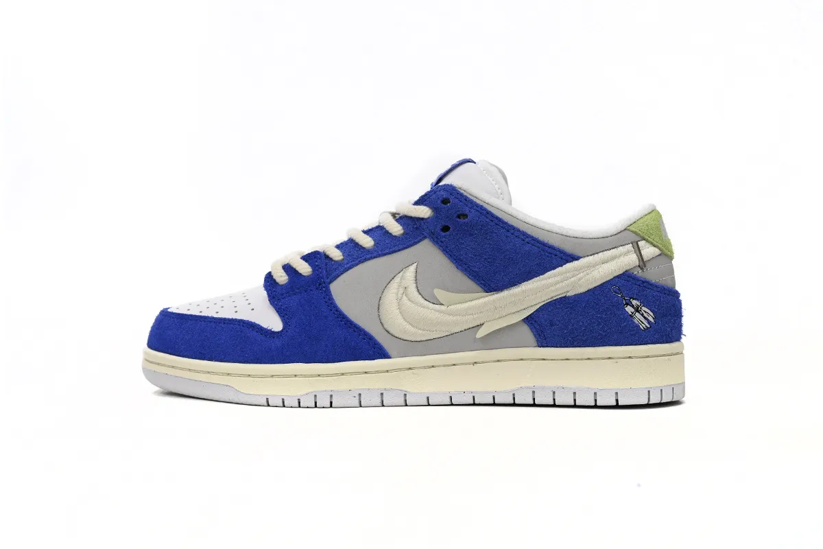Cop the Best Cheap Fly Streetwear x Nike SB Dunk Low reps Shoes on BSTsneaker.com
