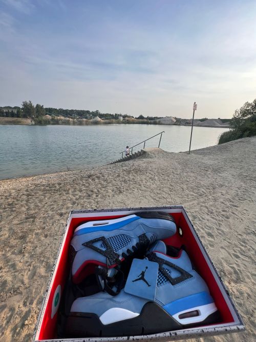  BST sneaker feedback for Air Jordan 4 Retro Travis Scott Cactus Jack