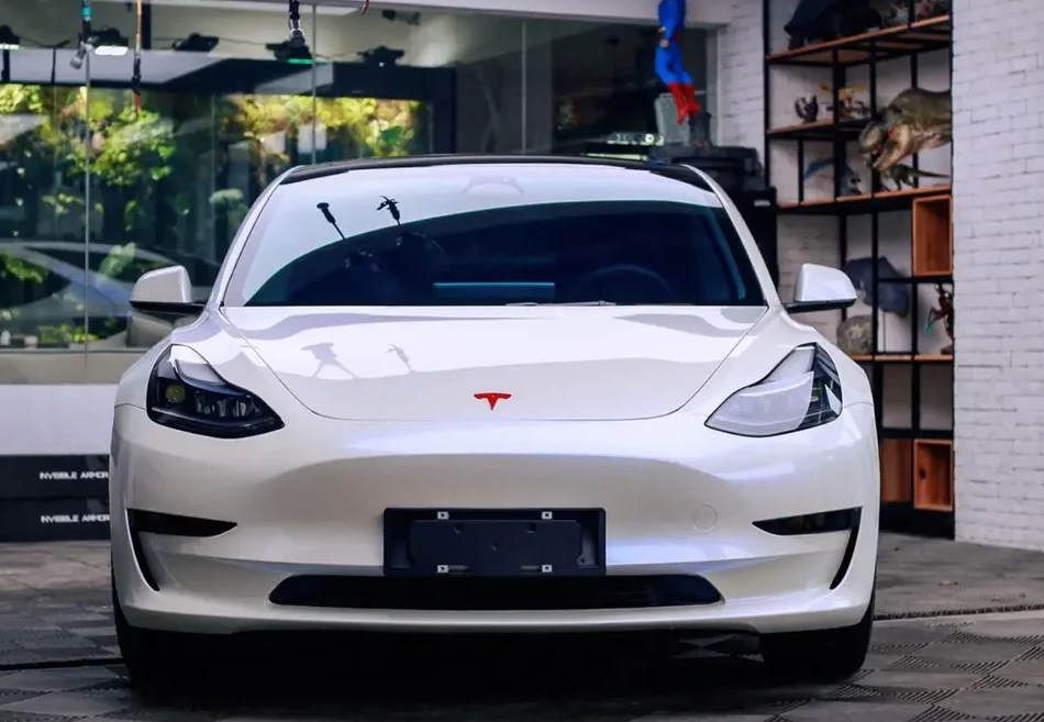 Glossy Aurora White Vinyl Car Wrap K-1610