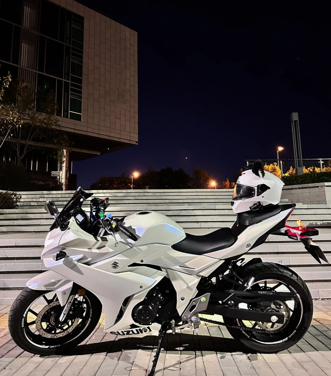 Glossy White To Blue Vinyl Car Wrap K-9304 review App Epp