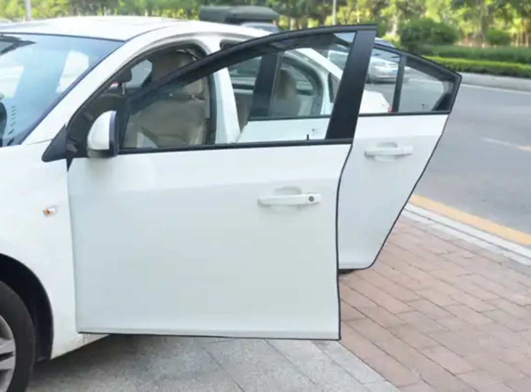 How-To Wrap Car Door