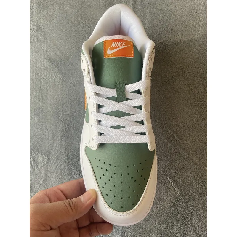 LJR Dunk Low SE NY vs. NY, DN2489-300