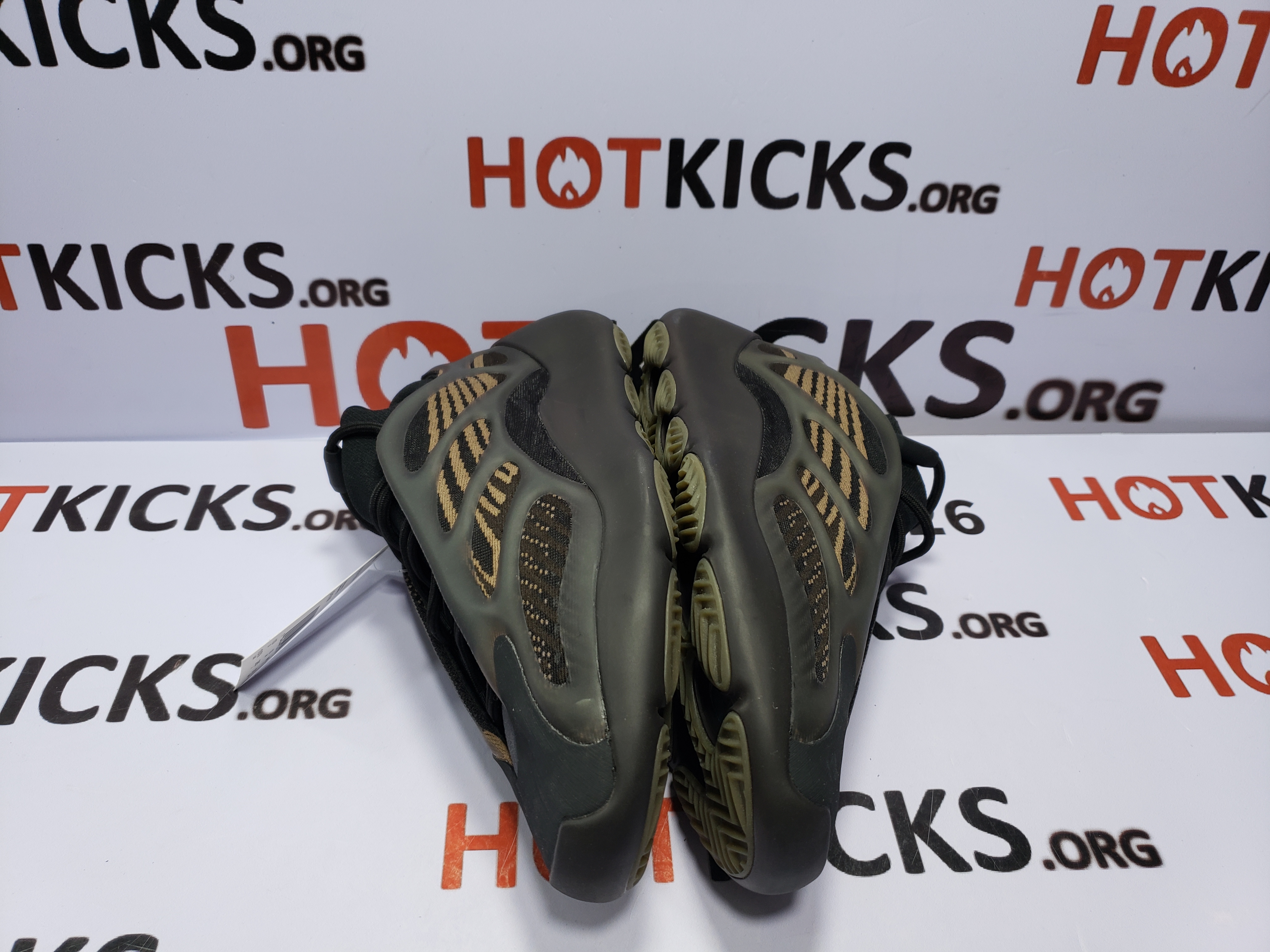 LJR Yeezy 700 V3 Eremiel ,GY0189
