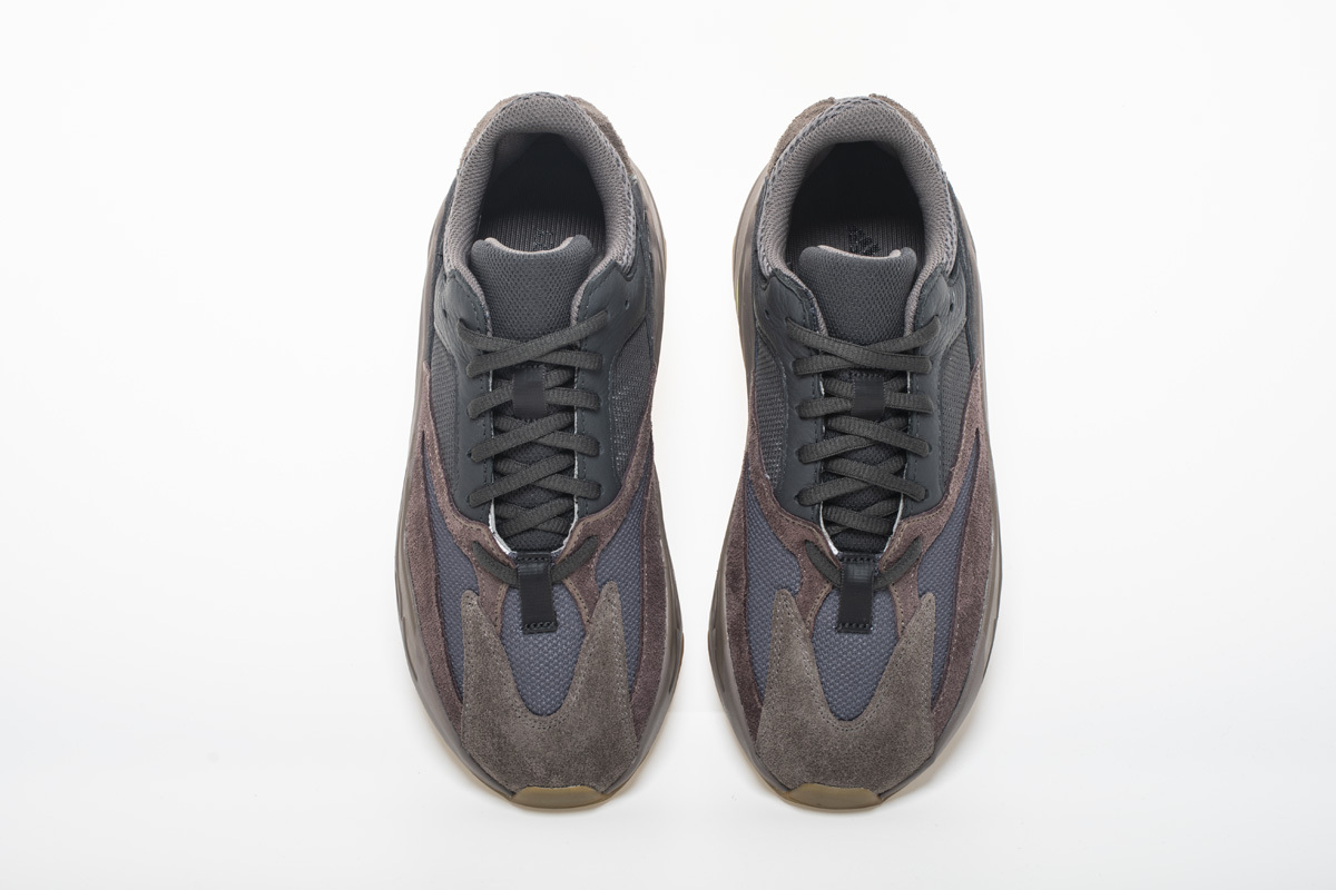 LJR Yeezy Boost 700 Mauve, EE9614