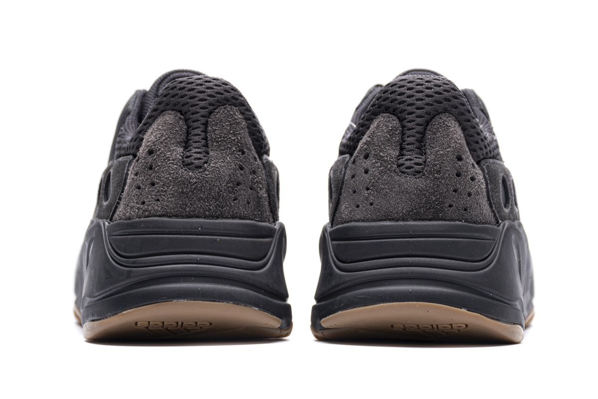 LJR Yeezy Boost 700 Utility Black, FV5304