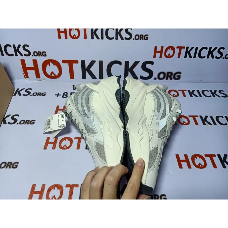 LJR Yeezy Boost 700 V2 Static, EF2829