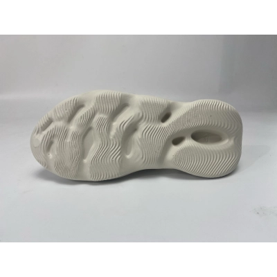 LJR Yeezy Foam RNNR Ararat, G55486 02