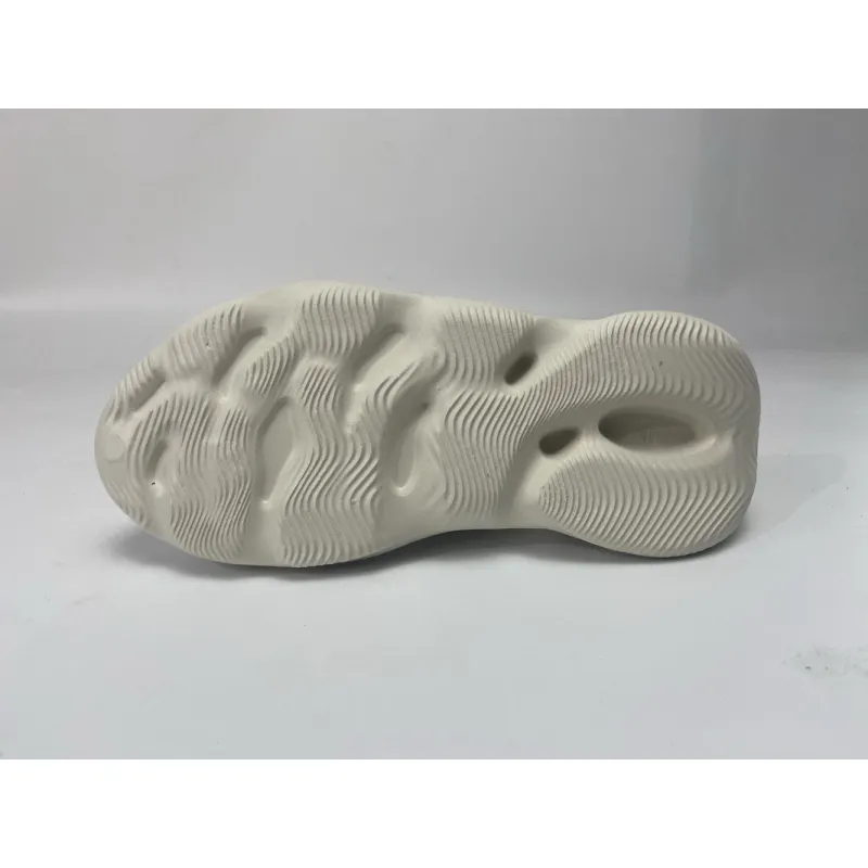 LJR Yeezy Foam RNNR Ararat, G55486