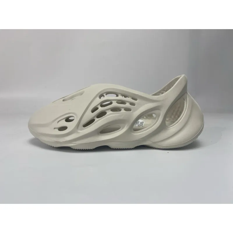 LJR Yeezy Foam RNNR Ararat, G55486