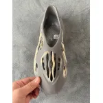 LJR Yeezy Foam RNNR MXT Moon Gray, GV7904