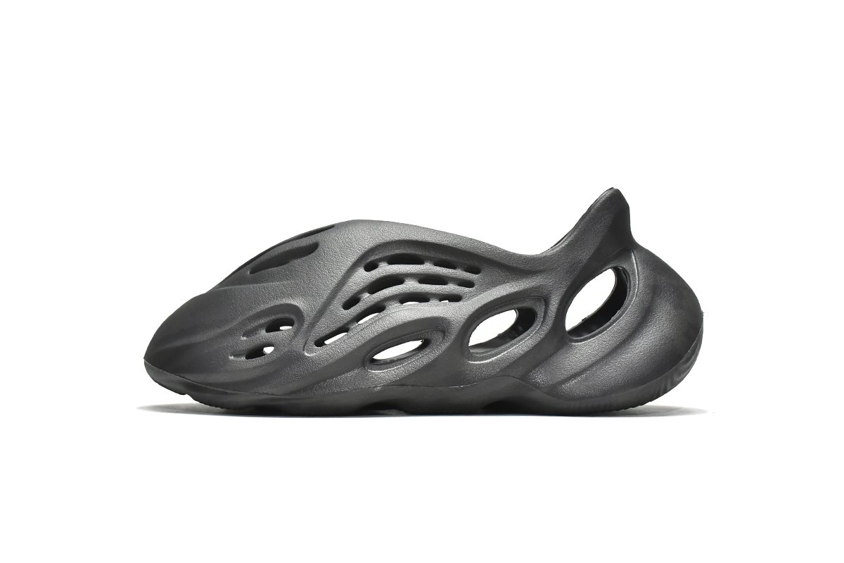LJR Yeezy Foam RNNR Onyx,HP8739