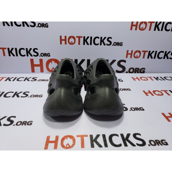 LJR Yeezy Foam RNNR Onyx,HP8739