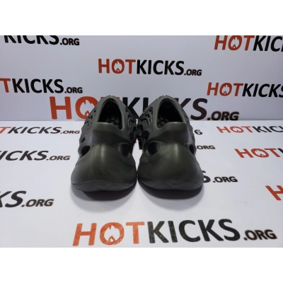 LJR Yeezy Foam RNNR Onyx,HP8739 02