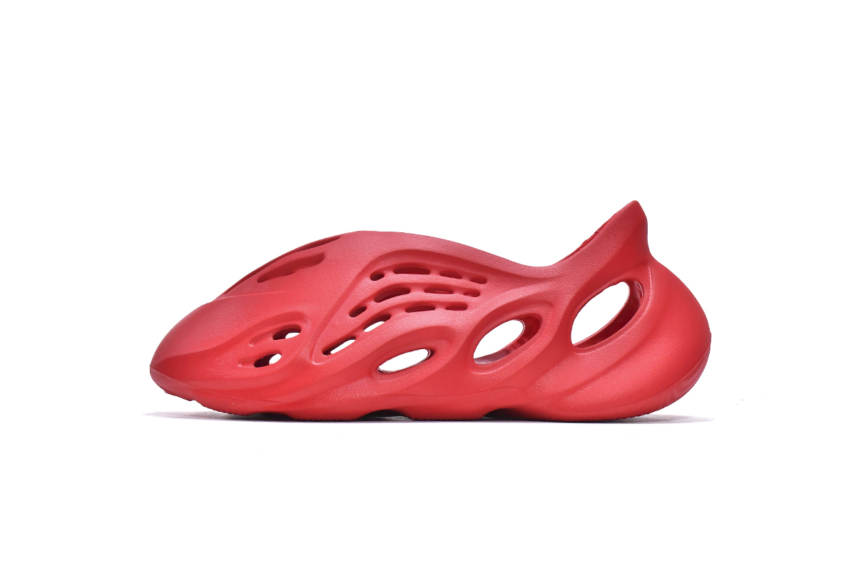 LJR Yeezy Foam RNNR Vermillion,GW3355