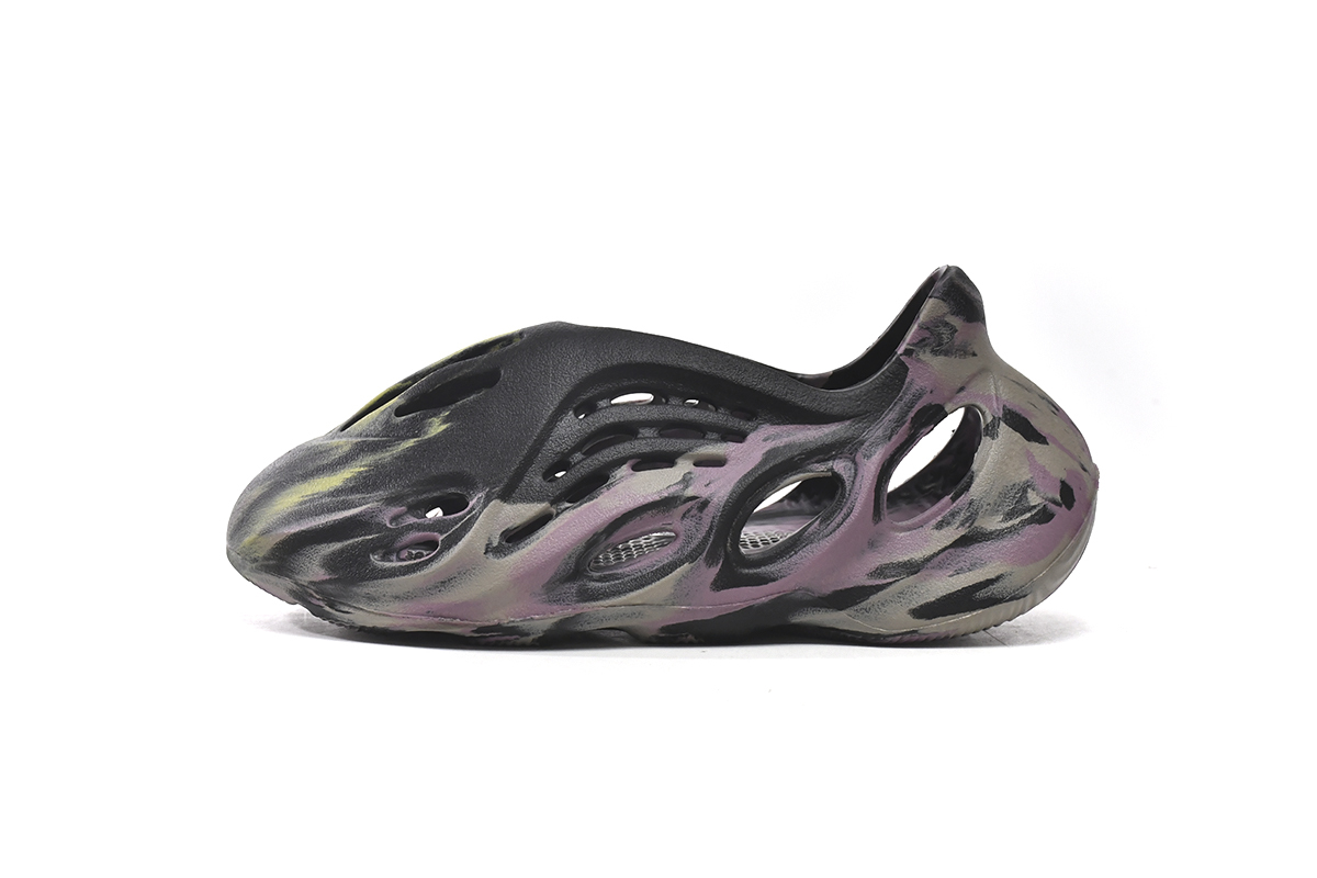 LJR Yeezy Foam RNR MX Carbon,IG9562