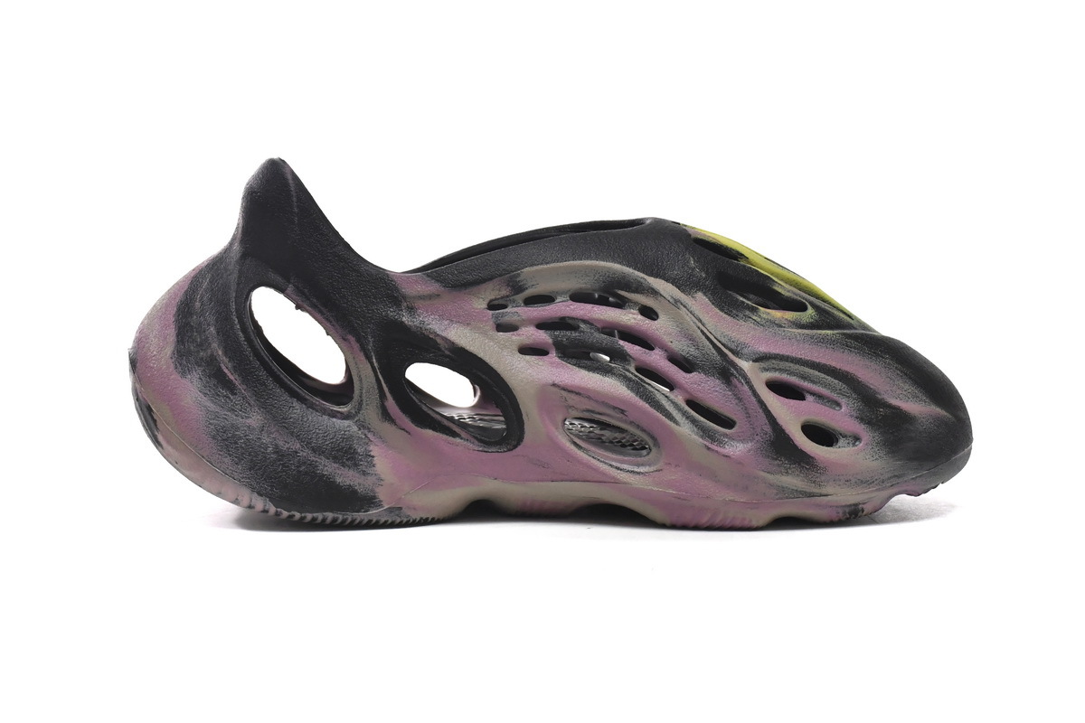 LJR Yeezy Foam RNR MX Carbon,IG9562