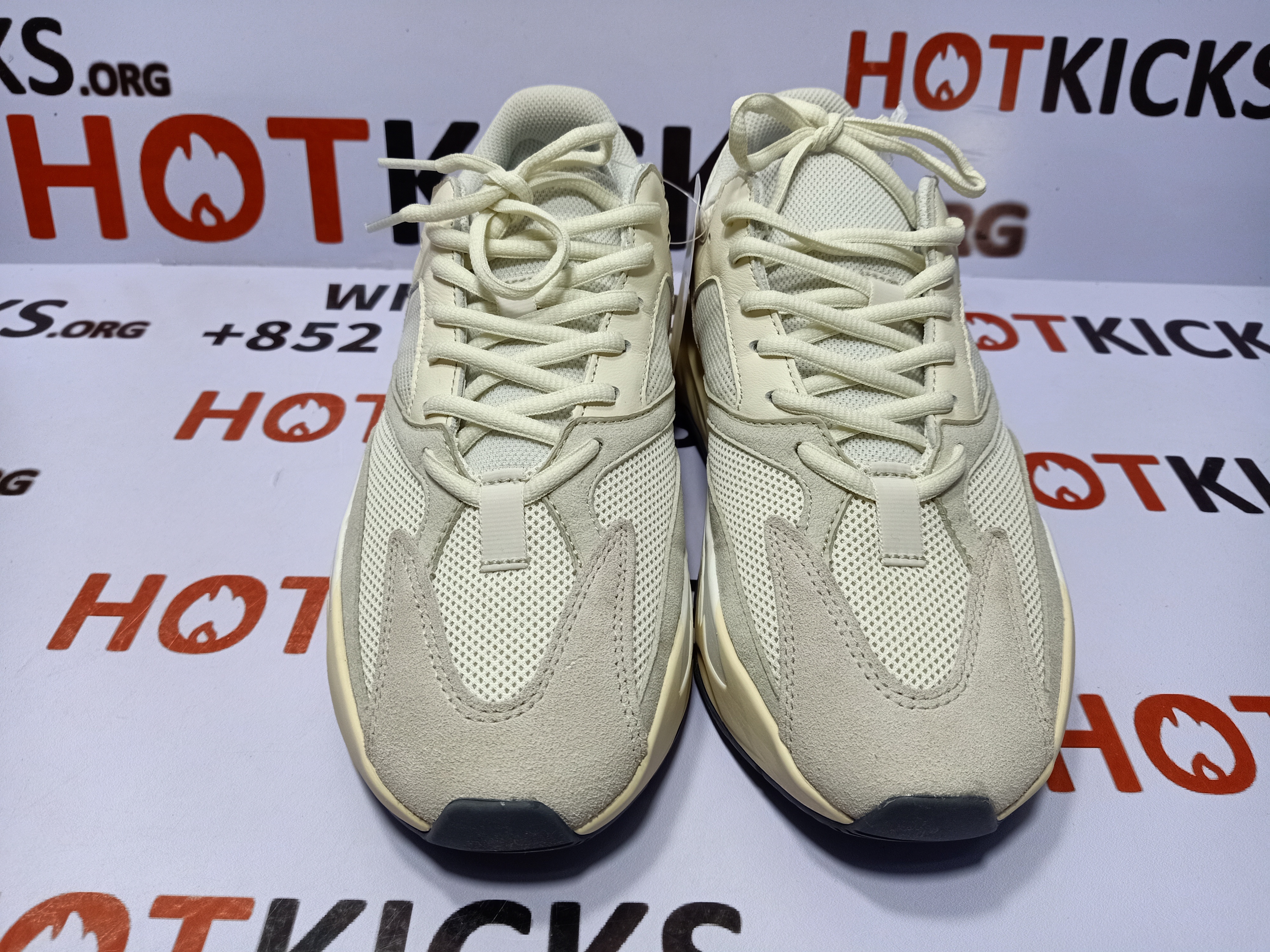 OG Yeezy Boost 700 V2 Analog, EG7596