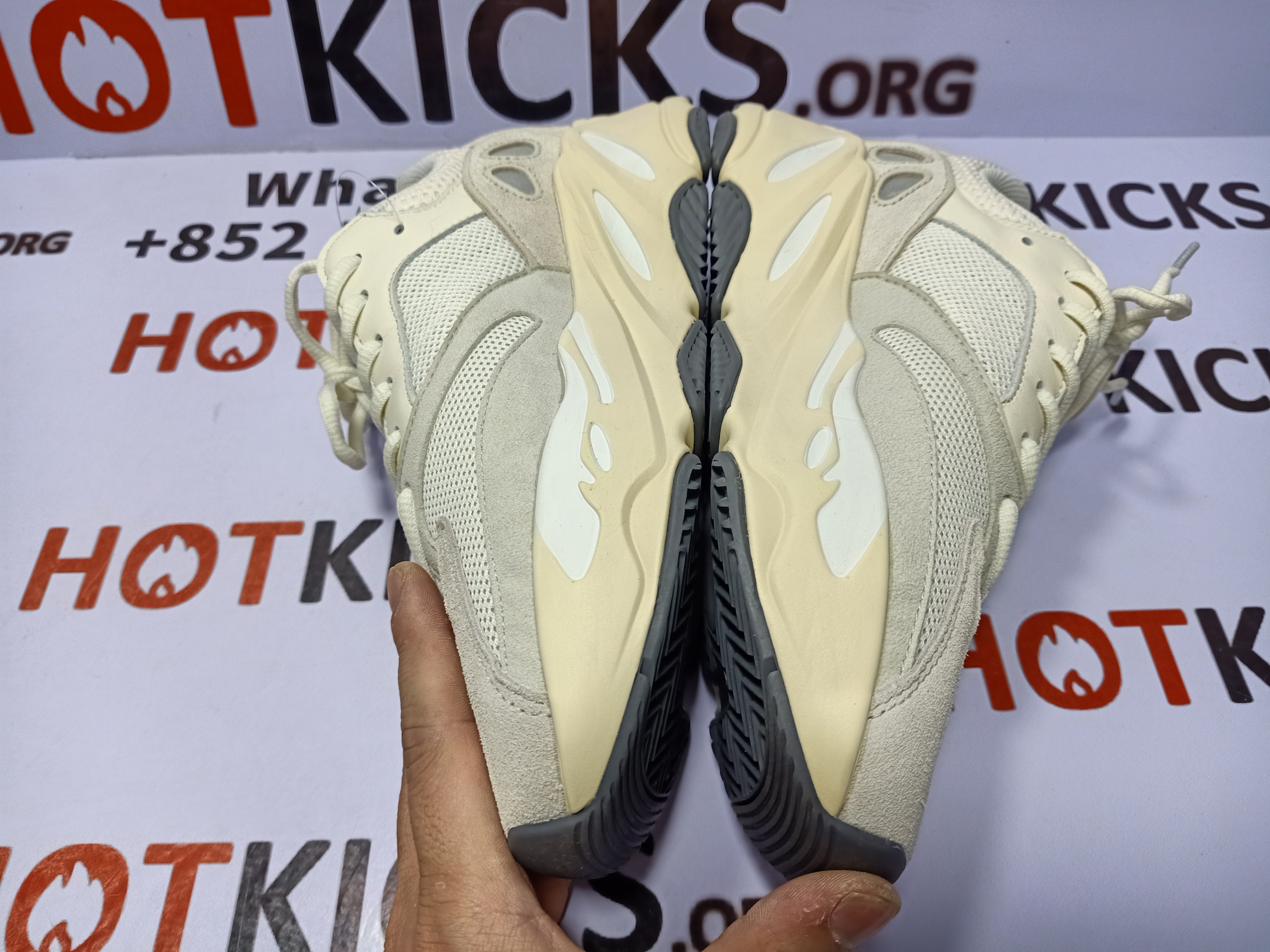 OG Yeezy Boost 700 V2 Analog, EG7596