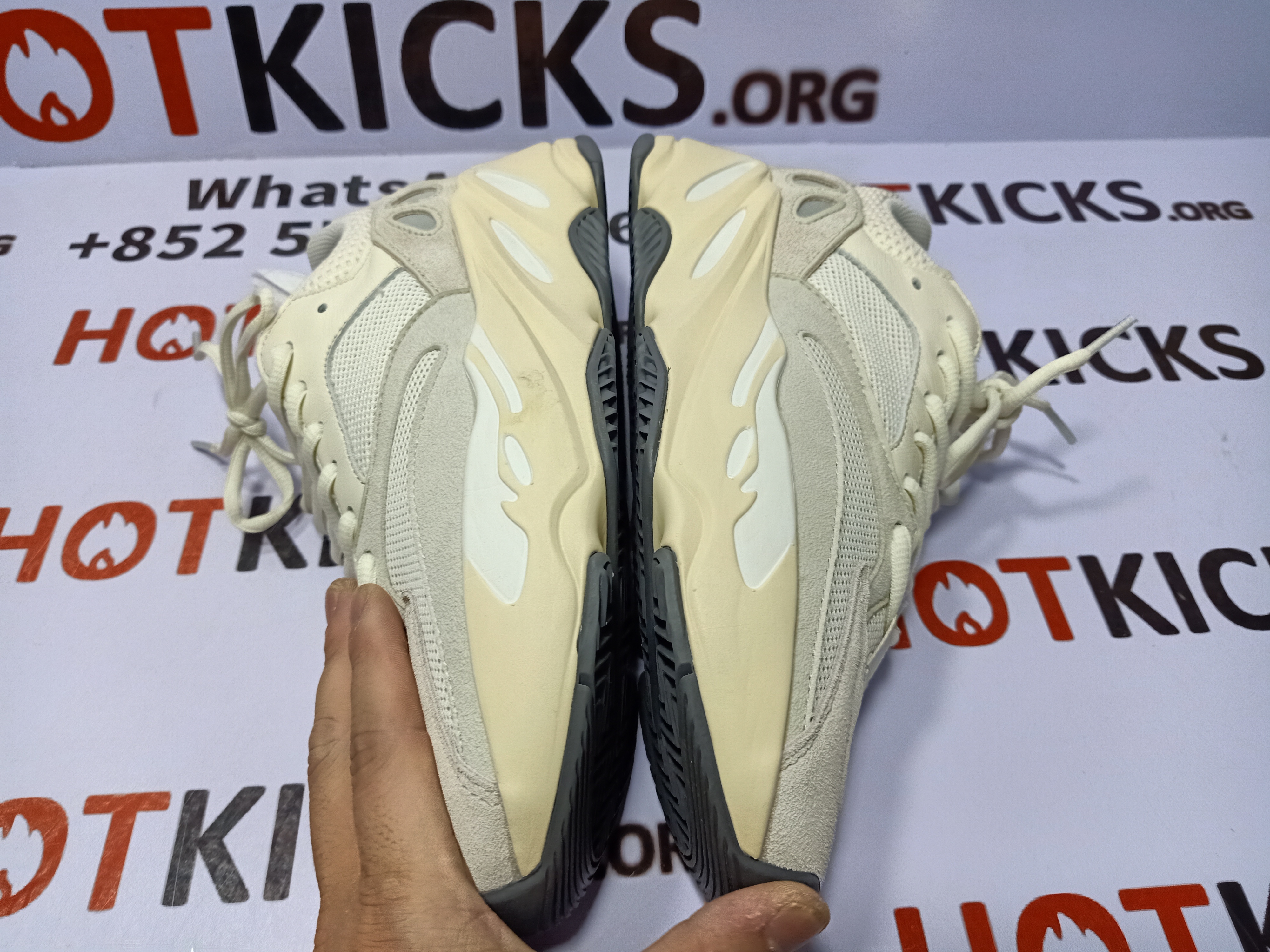 OG Yeezy Boost 700 V2 Analog, EG7596