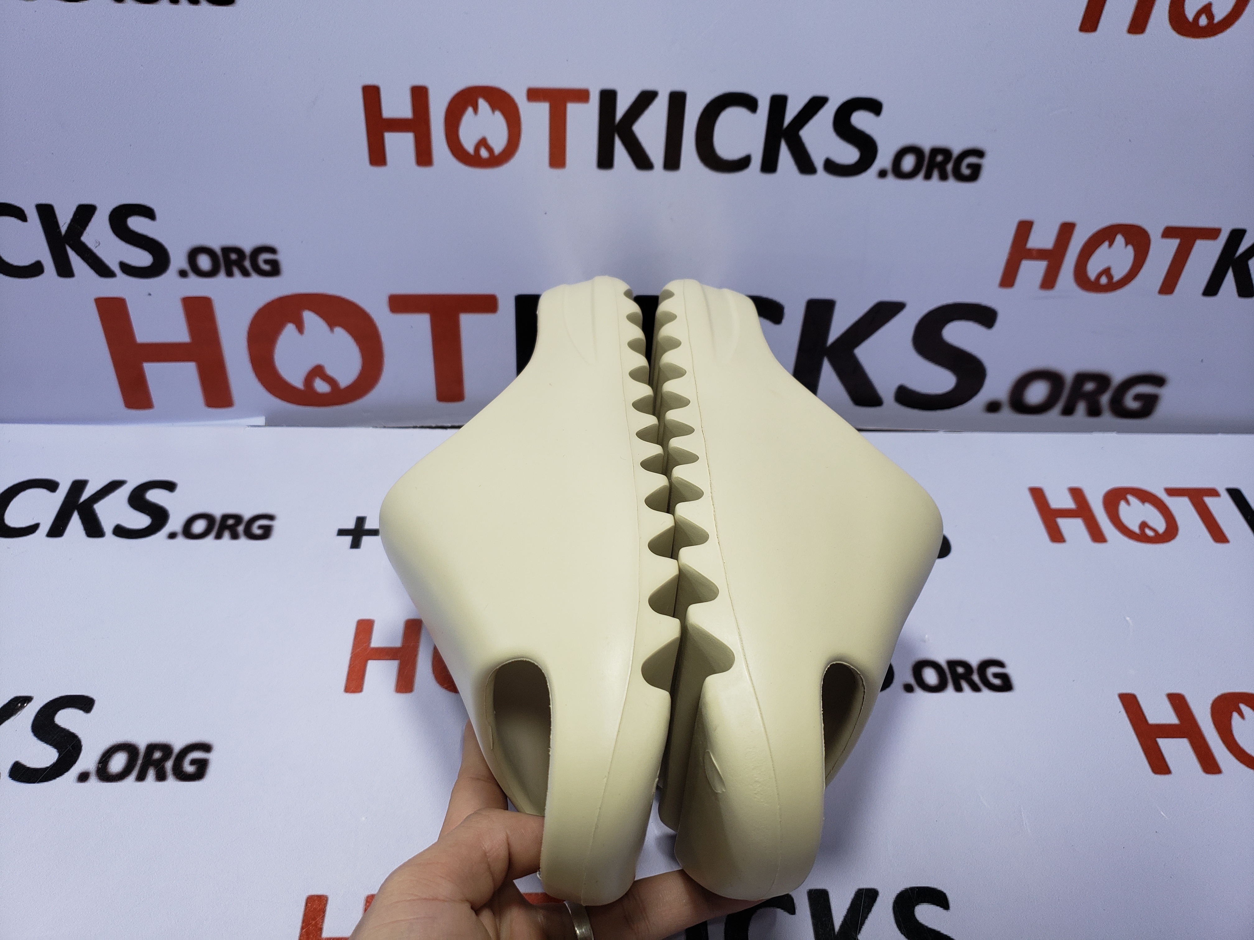 OG Yeezy Slide Bone, FW6345