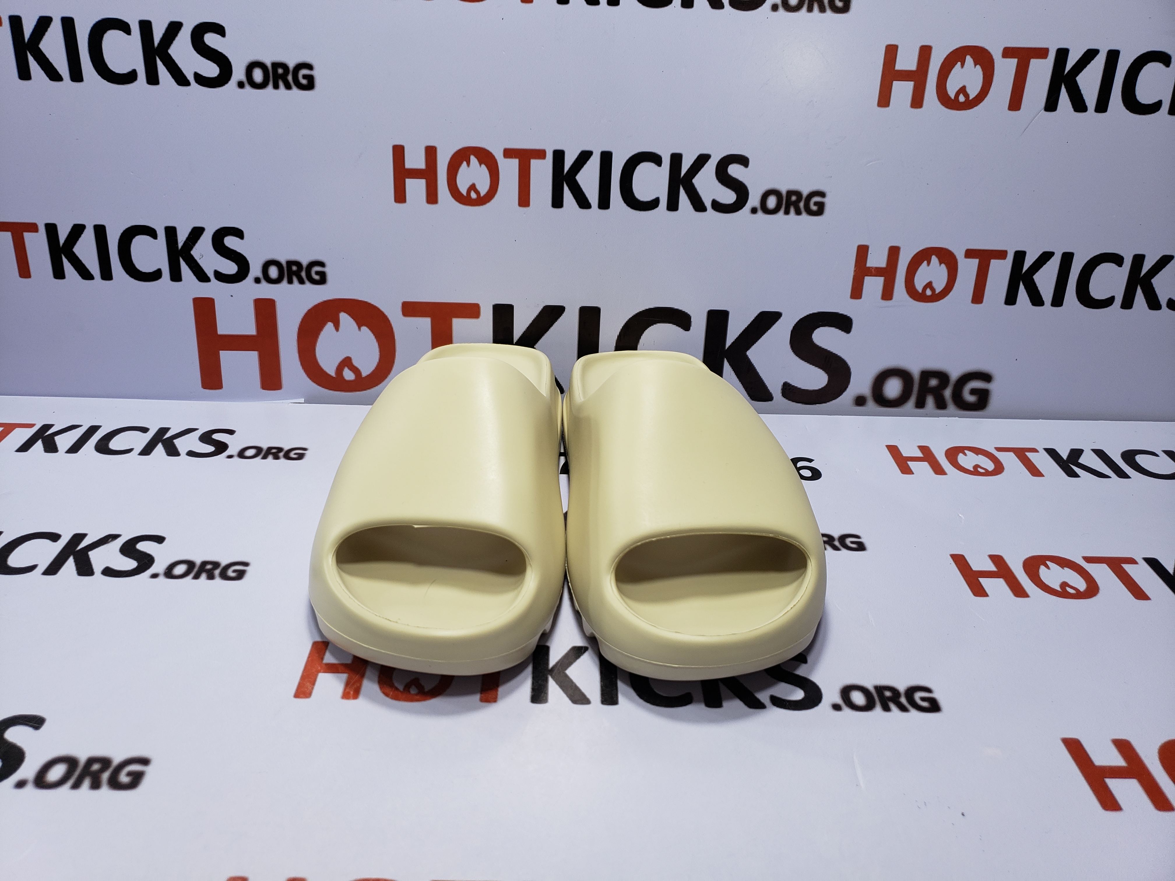 OG Yeezy Slide Bone, FW6345