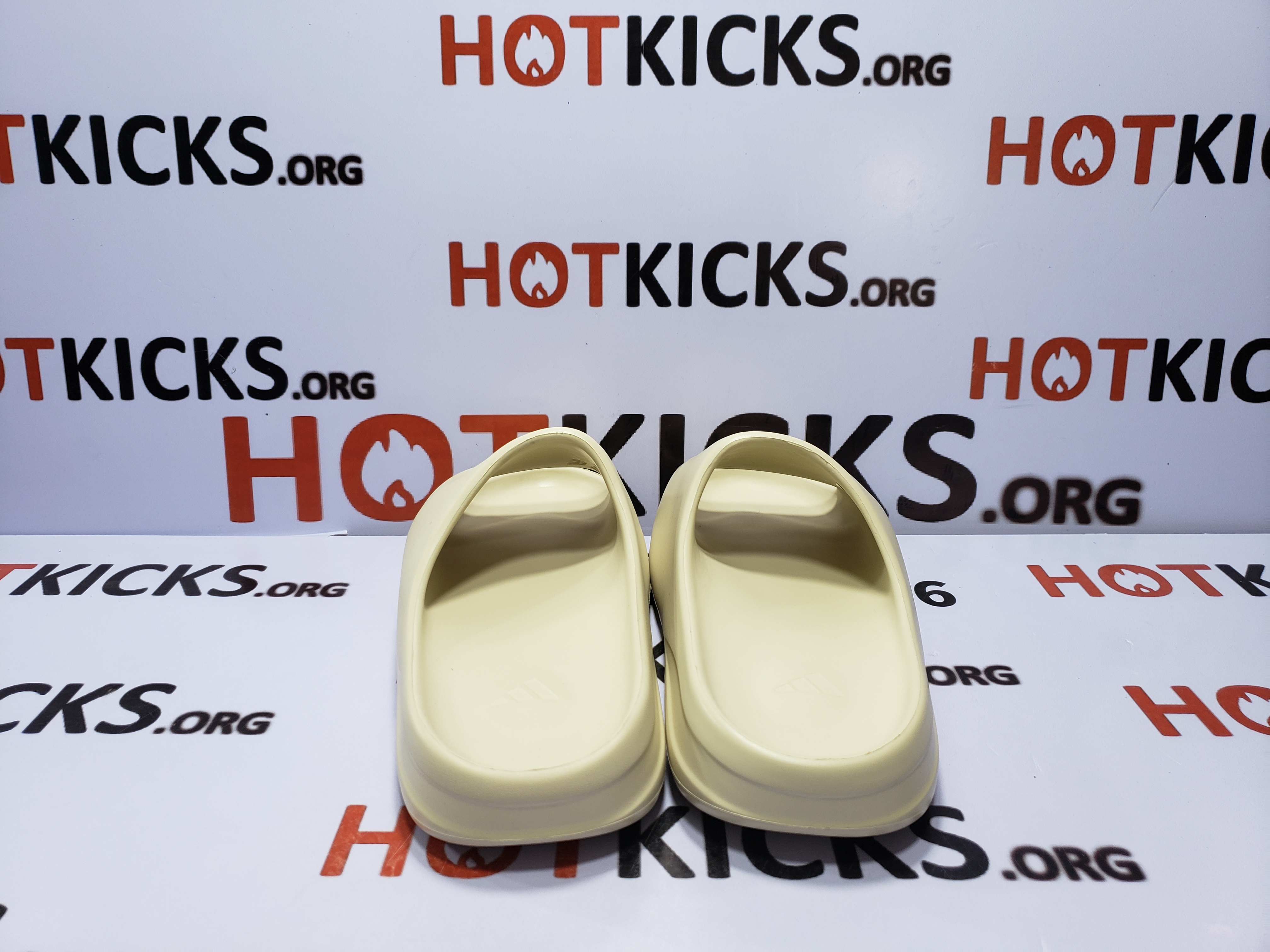 OG Yeezy Slide Bone, FW6345