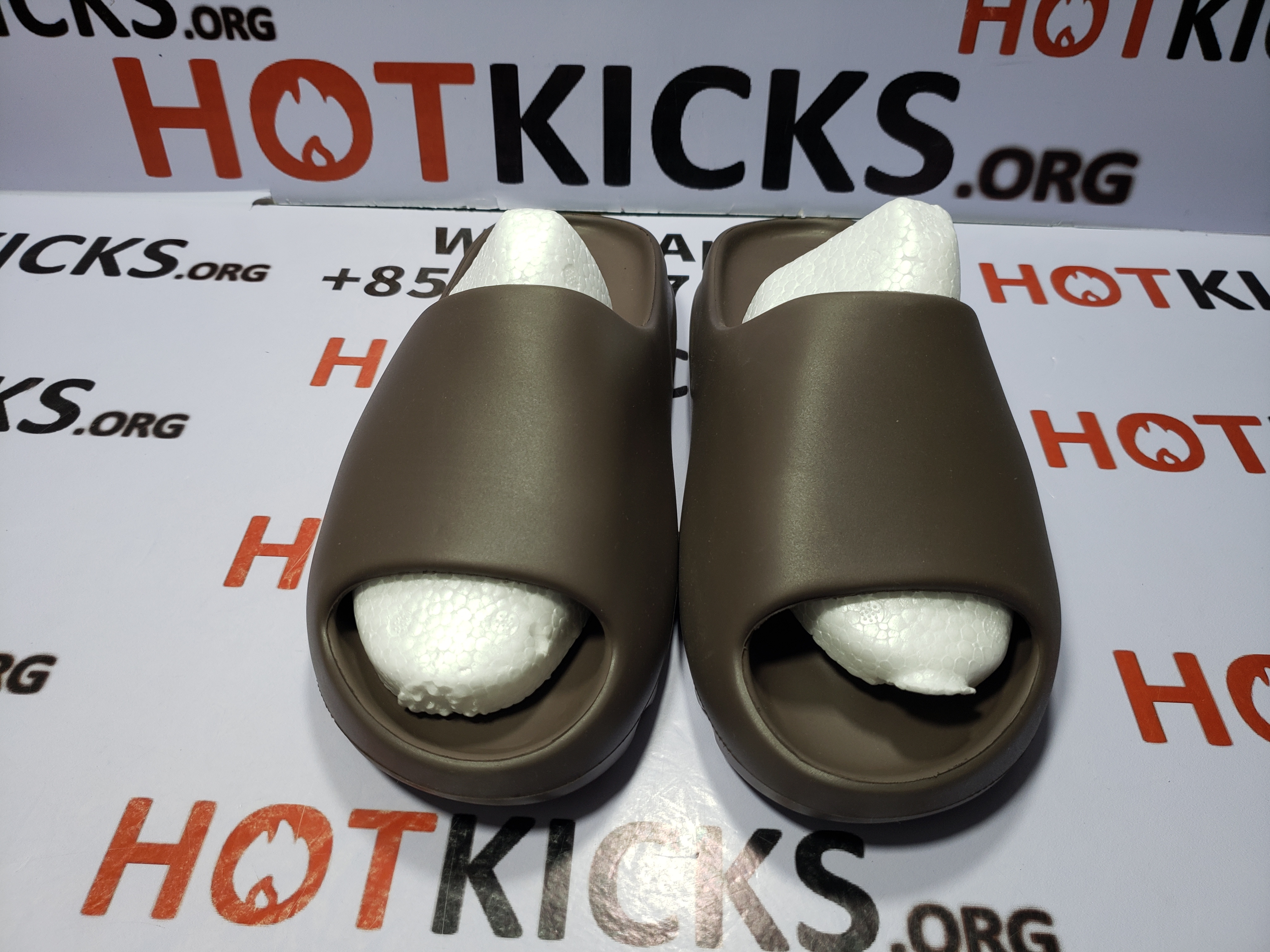 OG Yeezy Slide Soot, G55495