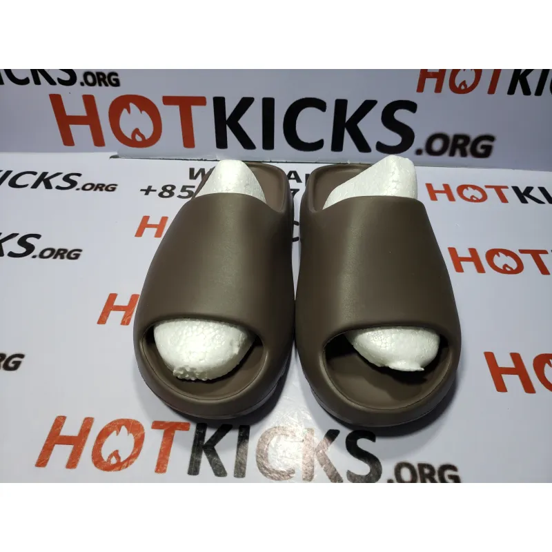 OG Yeezy Slide Soot, G55495