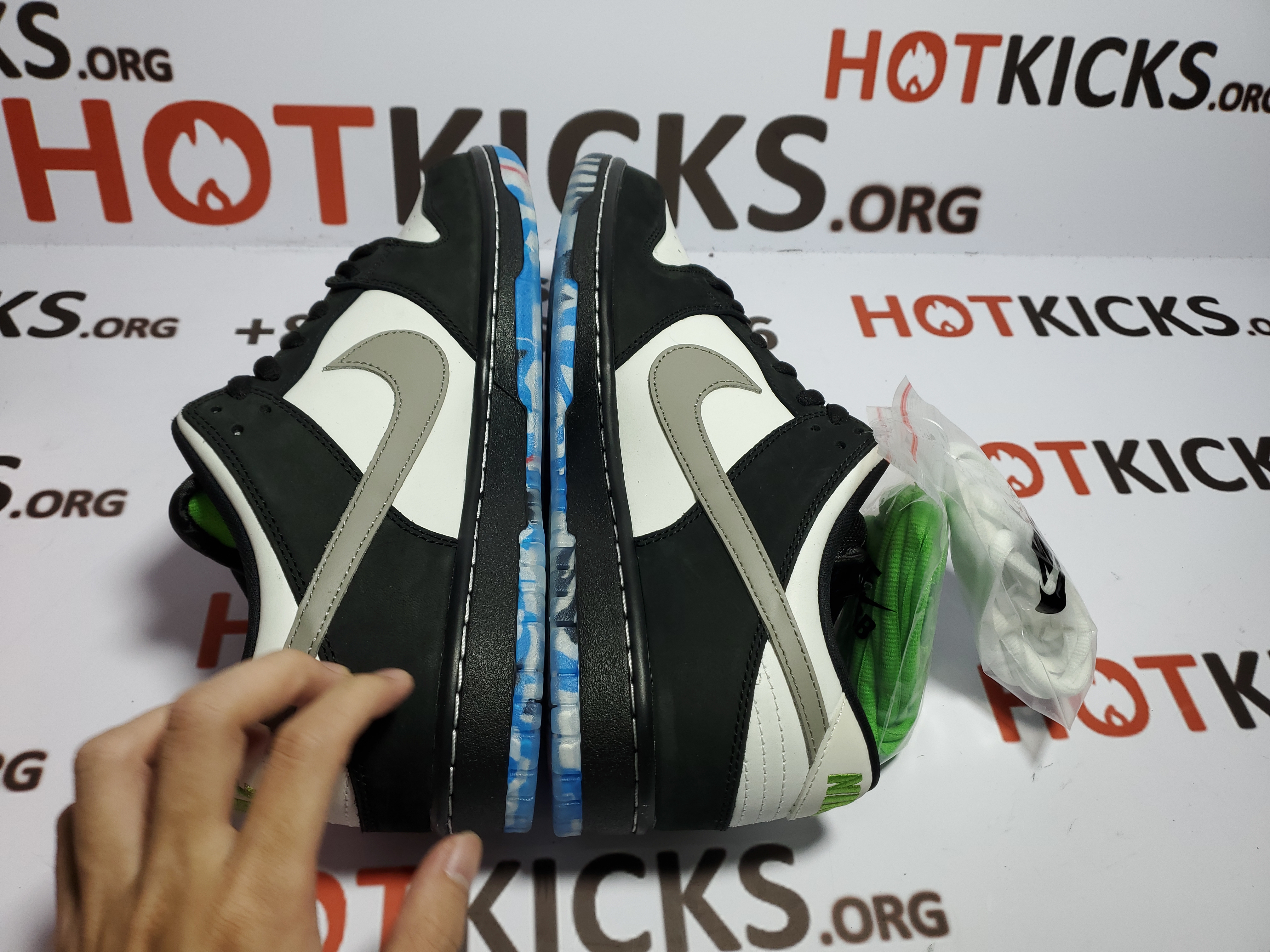 OG Dunk SB Low Staple Panda Pigeon, BV1310-013