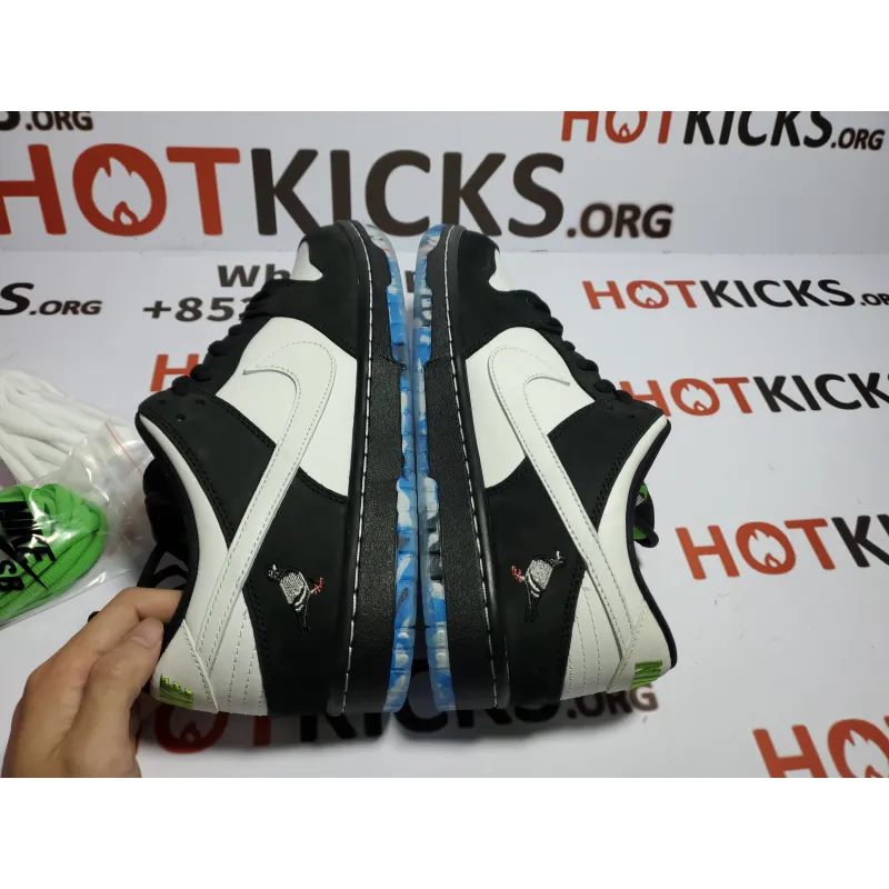 OG Dunk SB Low Staple Panda Pigeon, BV1310-013