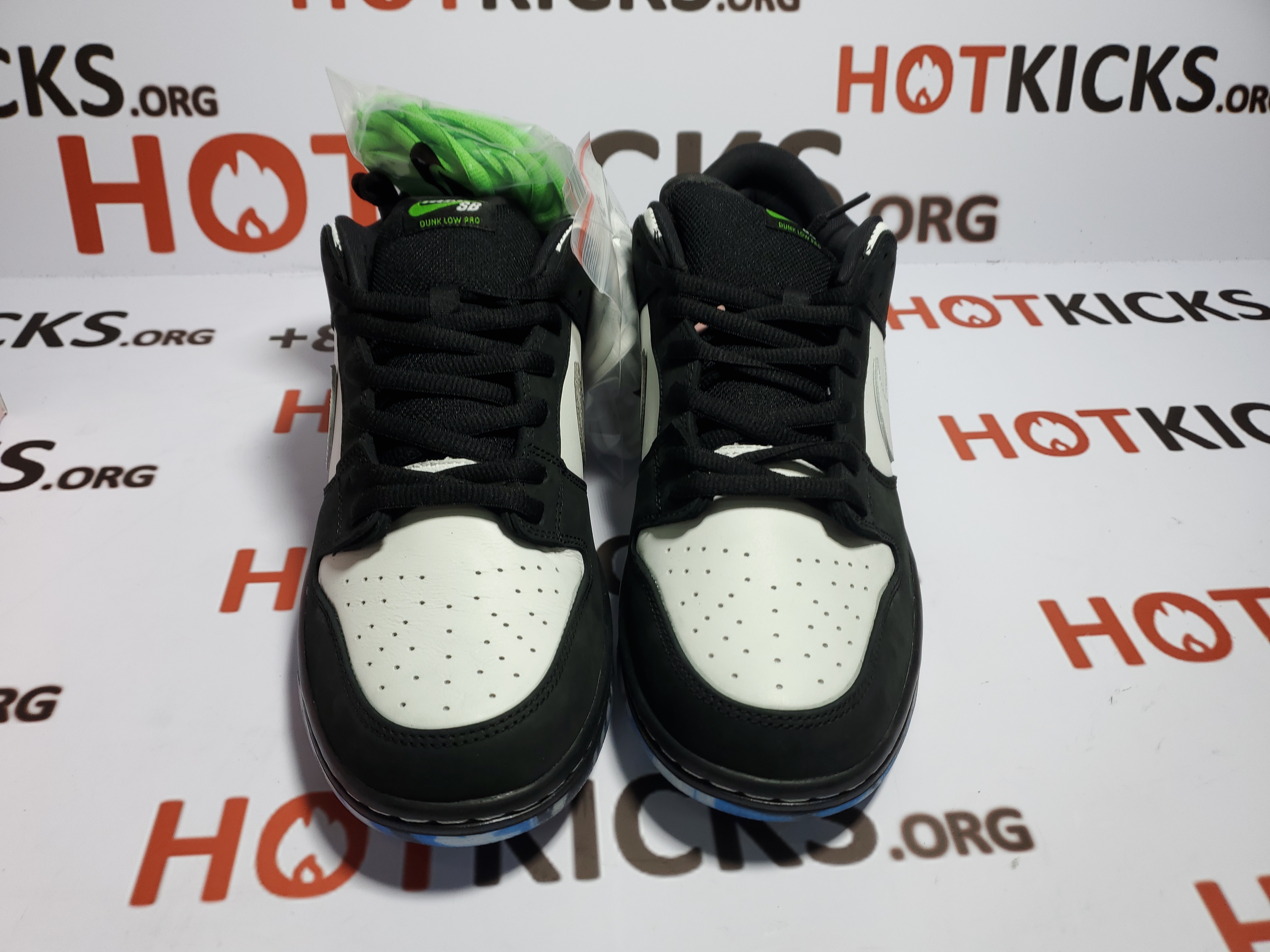 OG Dunk SB Low Staple Panda Pigeon, BV1310-013