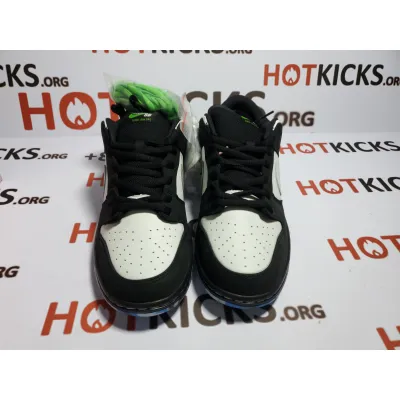 OG Dunk SB Low Staple Panda Pigeon, BV1310-013 02