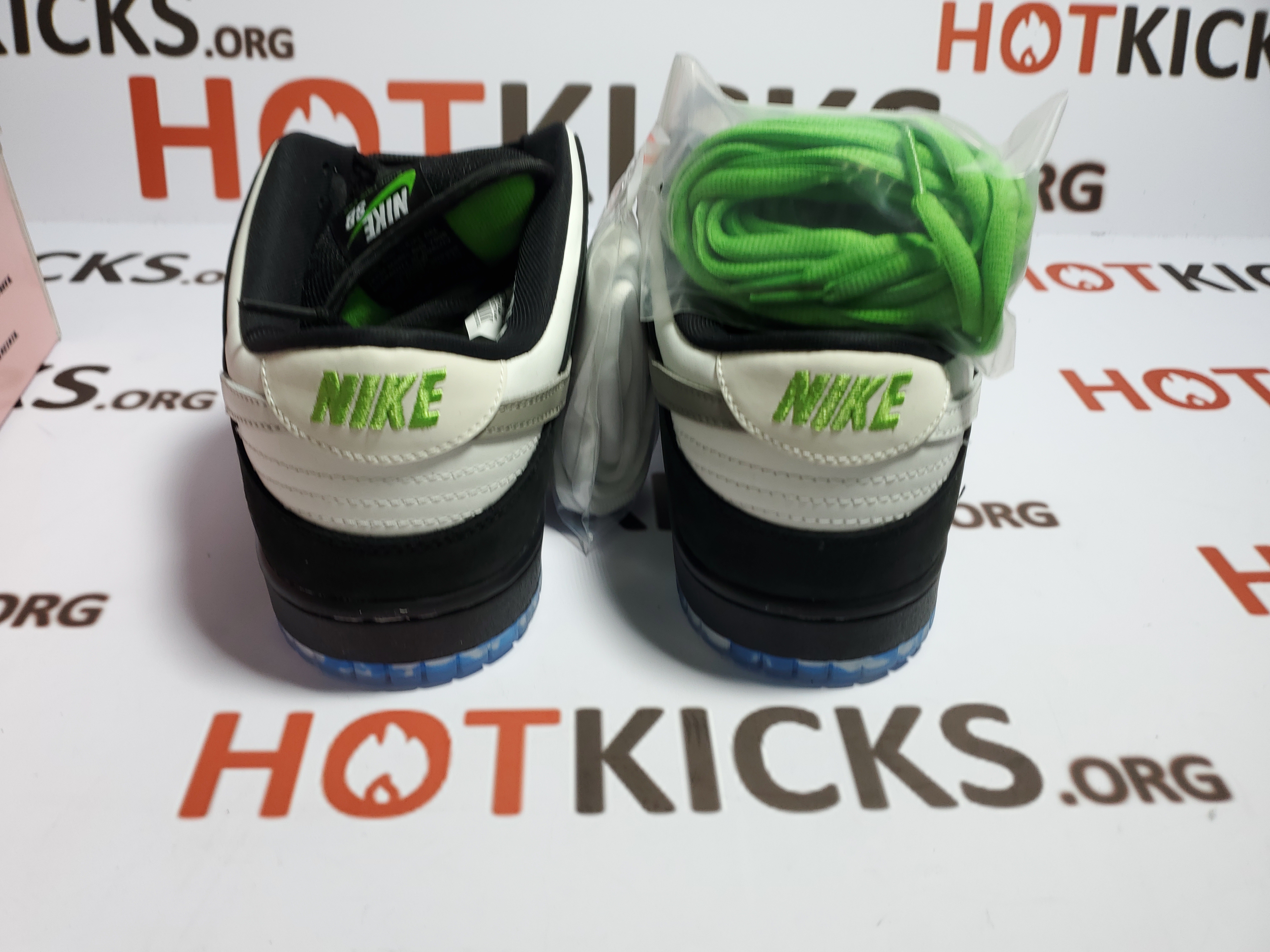 OG Dunk SB Low Staple Panda Pigeon, BV1310-013