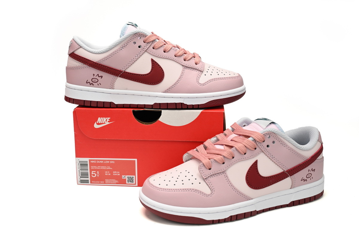 OG Dunk Low Strawberry Embracing Pig,FD1232-002