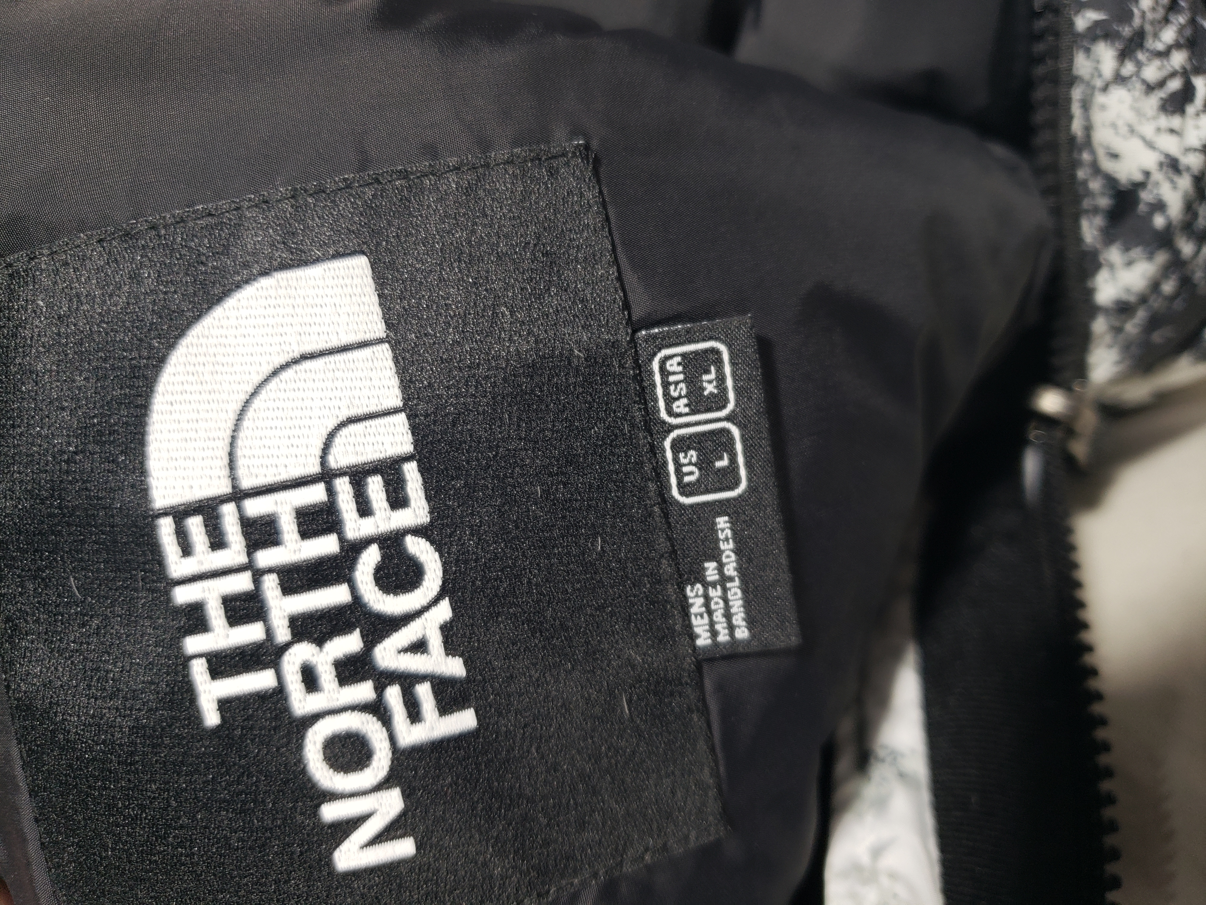 TheNorthFace Splicing White And Snow Mountain